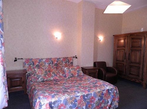 Hotel Logis - Restaurant La Sapiniere 3*
